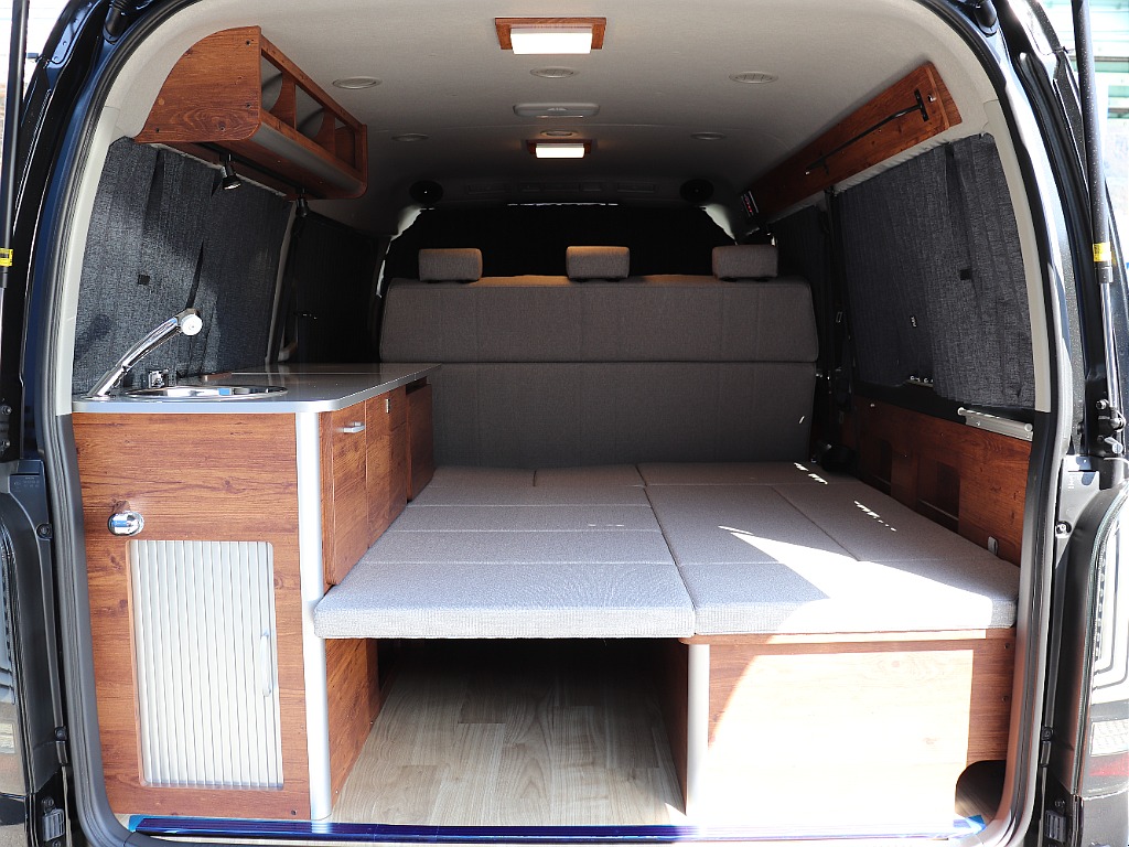 ハイエースの事なら専門店のフレックス福岡店へ！　現金を減らしにくいローン購入や、経費が使える法人様にぴったりのリースなどハイエースライフを始めるお手伝いをいたします！