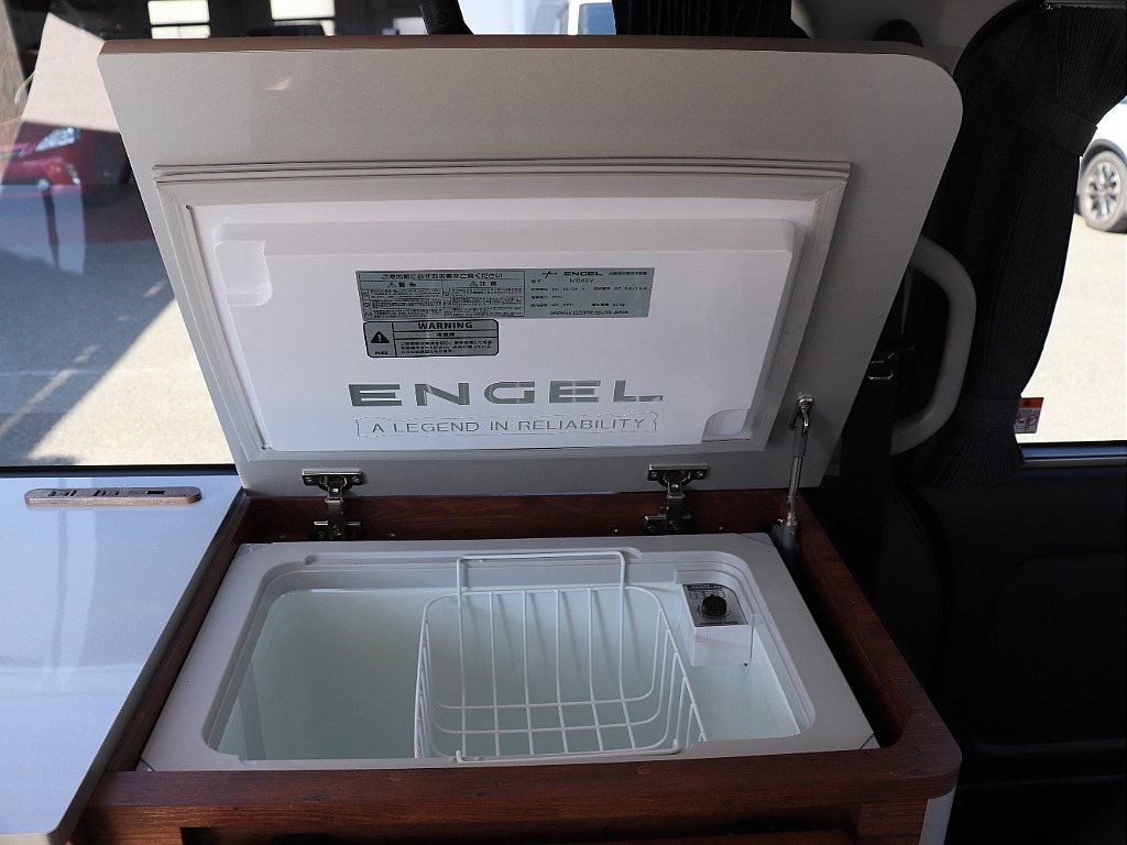 ハイエースの事なら専門店のフレックス福岡店へ！　現金を減らしにくいローン購入や、経費が使える法人様にぴったりのリースなどハイエースライフを始めるお手伝いをいたします！