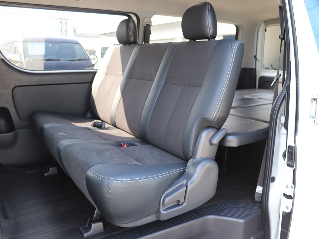 トヨタ ハイエースバン(15枚目)