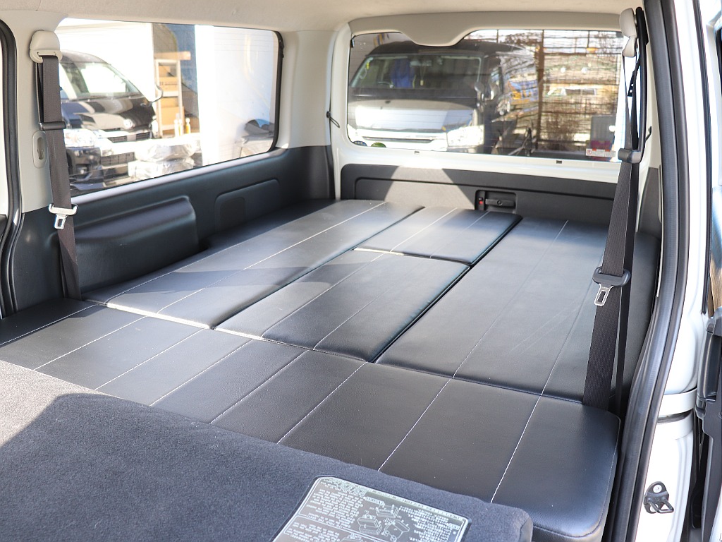 トヨタ ハイエースバン(16枚目)