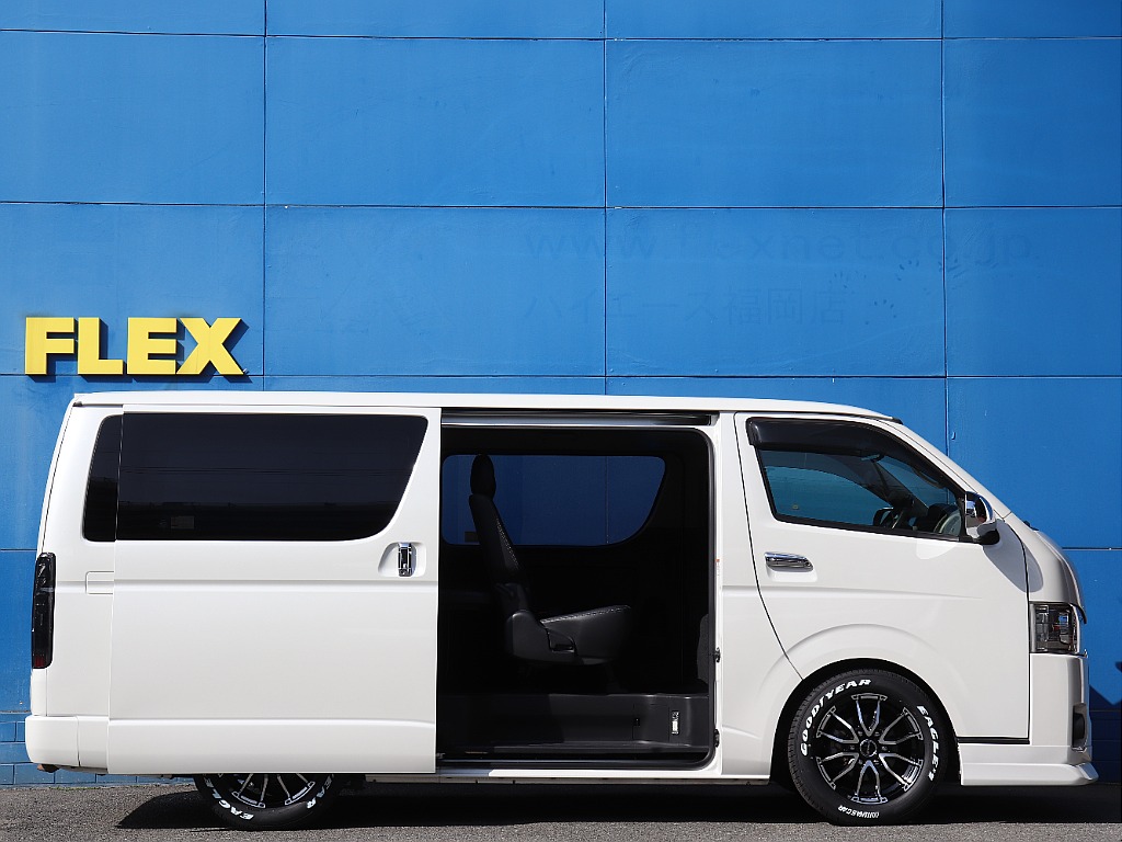 トヨタ ハイエースバン(9枚目)