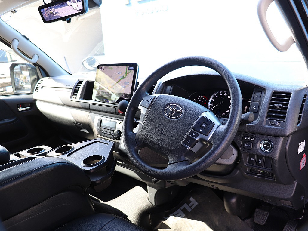 ハイエースの事なら専門店のフレックス福岡店へ！　現金を減らしにくいローン購入や、経費が使える法人様にぴったりのリースなどハイエースライフを始めるお手伝いを致します！