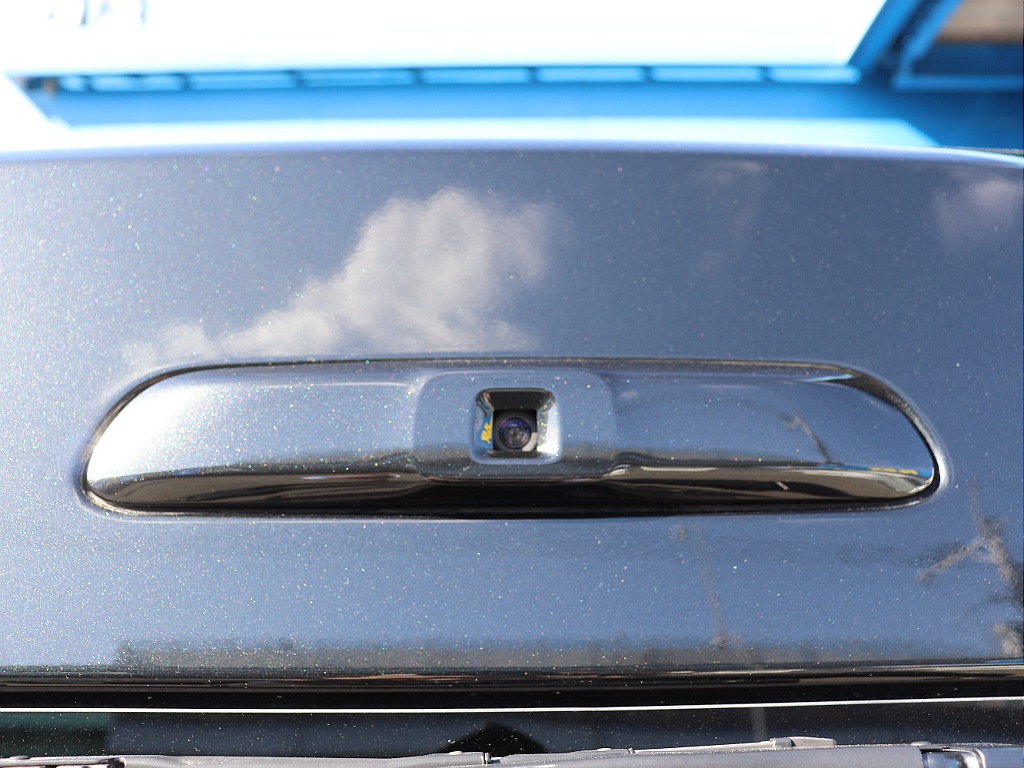 ハイエースの事なら専門店のフレックス福岡店へ！　現金を減らしにくいローン購入や、経費が使える法人様にぴったりのリースなどハイエースライフを始めるお手伝いを致します！