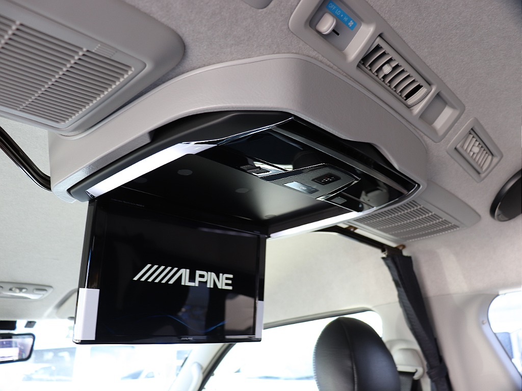 トヨタ ハイエース(4枚目)