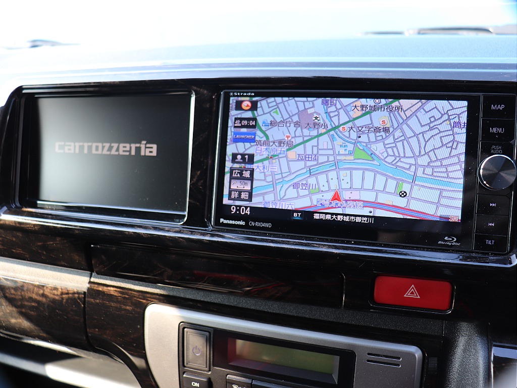 パナソニック7インチナビとカロッツェリアサブモニターを組み合わせれば、ナビの高精細表示とサブモニターの視認性で、ドライブ中の情報・エンタメ環境を充実させます！