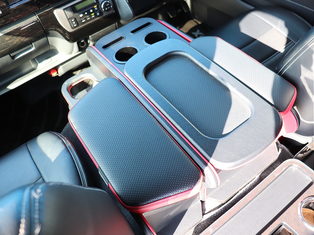 センターコンソールボックス