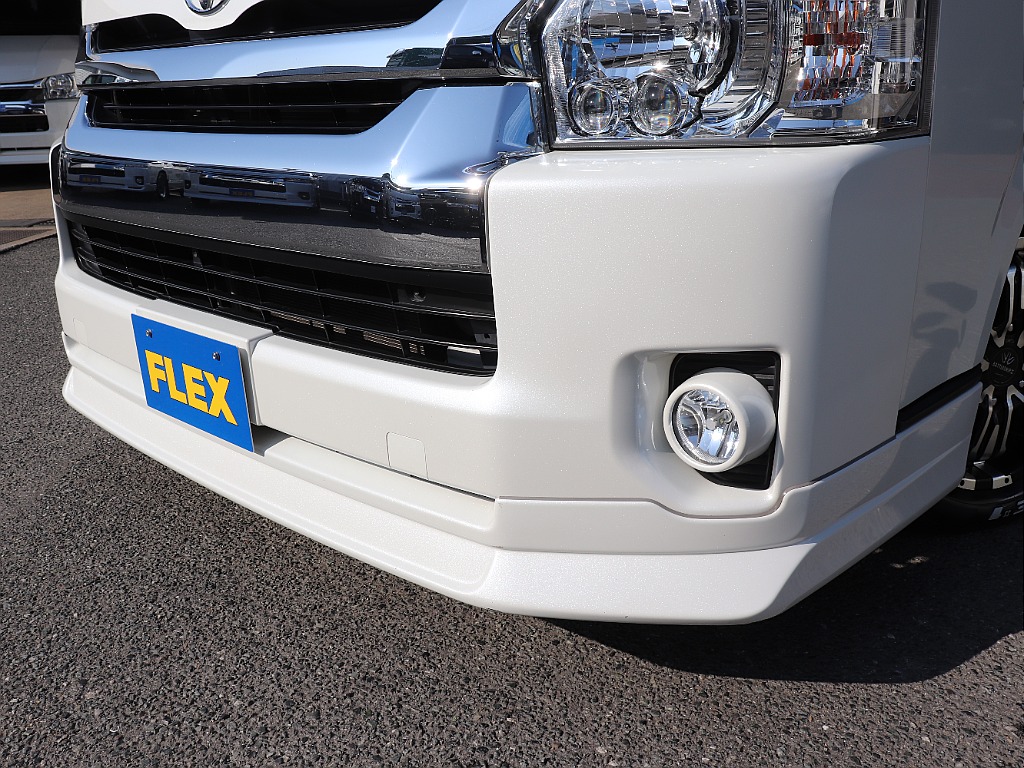 67ROKUNANA フロントスポイラーによりフロントフェイスを低重心でスポーティーに演出！