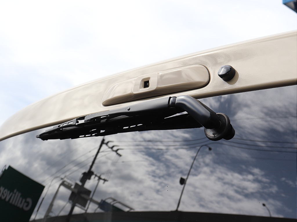 ハイエースの事なら専門店のフレックス福岡店へ！　現金を減らしにくいローン購入や、経費が使える法人様にぴったりのリースなどハイエースライフを始めるお手伝いをいたします！