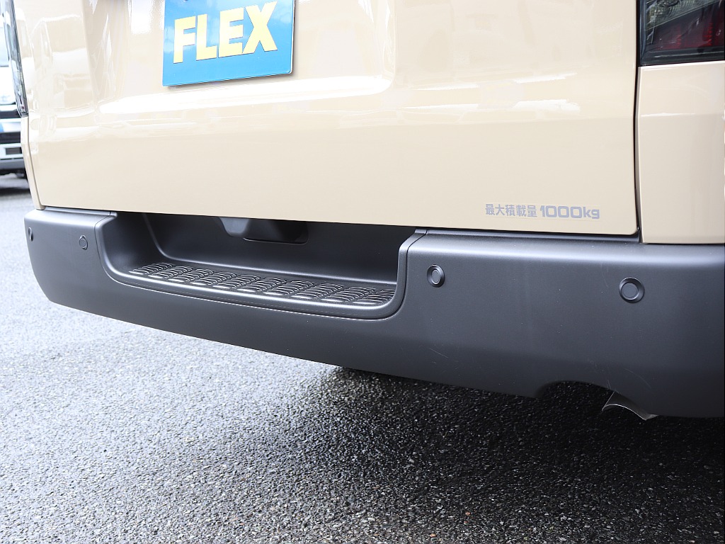 ハイエースの事なら専門店のフレックス福岡店へ！　現金を減らしにくいローン購入や、経費が使える法人様にぴったりのリースなどハイエースライフを始めるお手伝いをいたします！