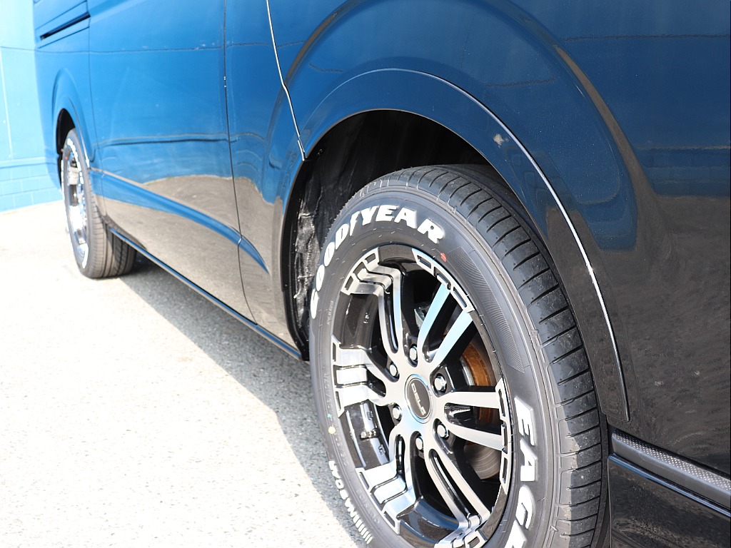 ハイエースの事なら専門店のフレックス福岡店へ！　現金を減らしにくいローン購入や、経費が使える法人様にぴったりのリースなどハイエースライフを始めるお手伝いをいたします！