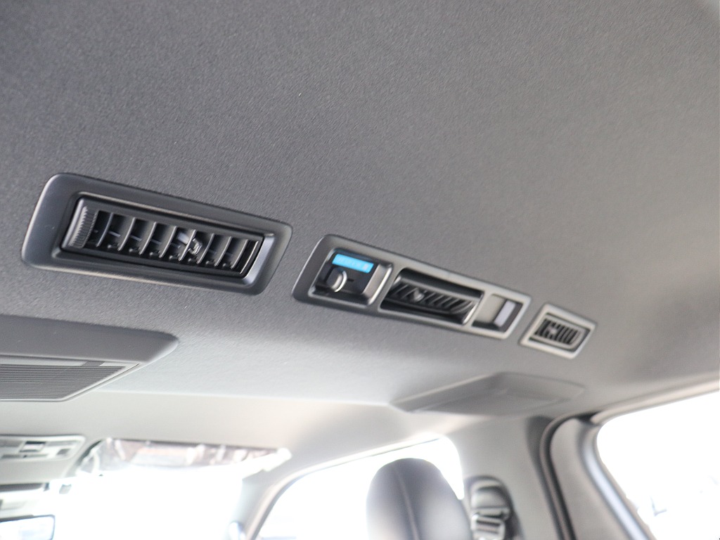 後部エアコン操作部