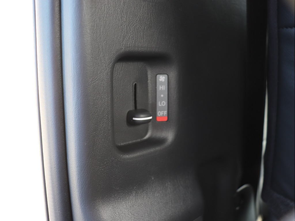 ハイエースの事なら専門店のフレックス福岡店へ！　現金を減らしにくいローン購入や、経費が使える法人様にぴったりのリースなどハイエースライフを始めるお手伝いをいたします！