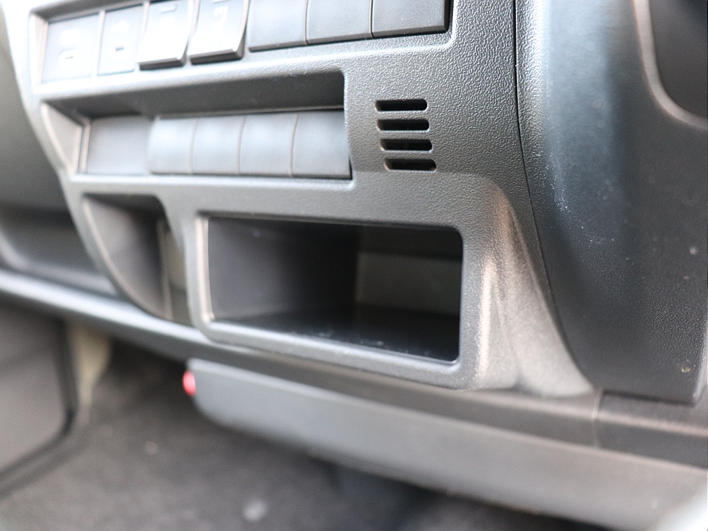 ハイエースの事なら専門店のフレックス福岡店へ！　現金を減らしにくいローン購入や、経費が使える法人様にぴったりのリースなどハイエースライフを始めるお手伝いをいたします！