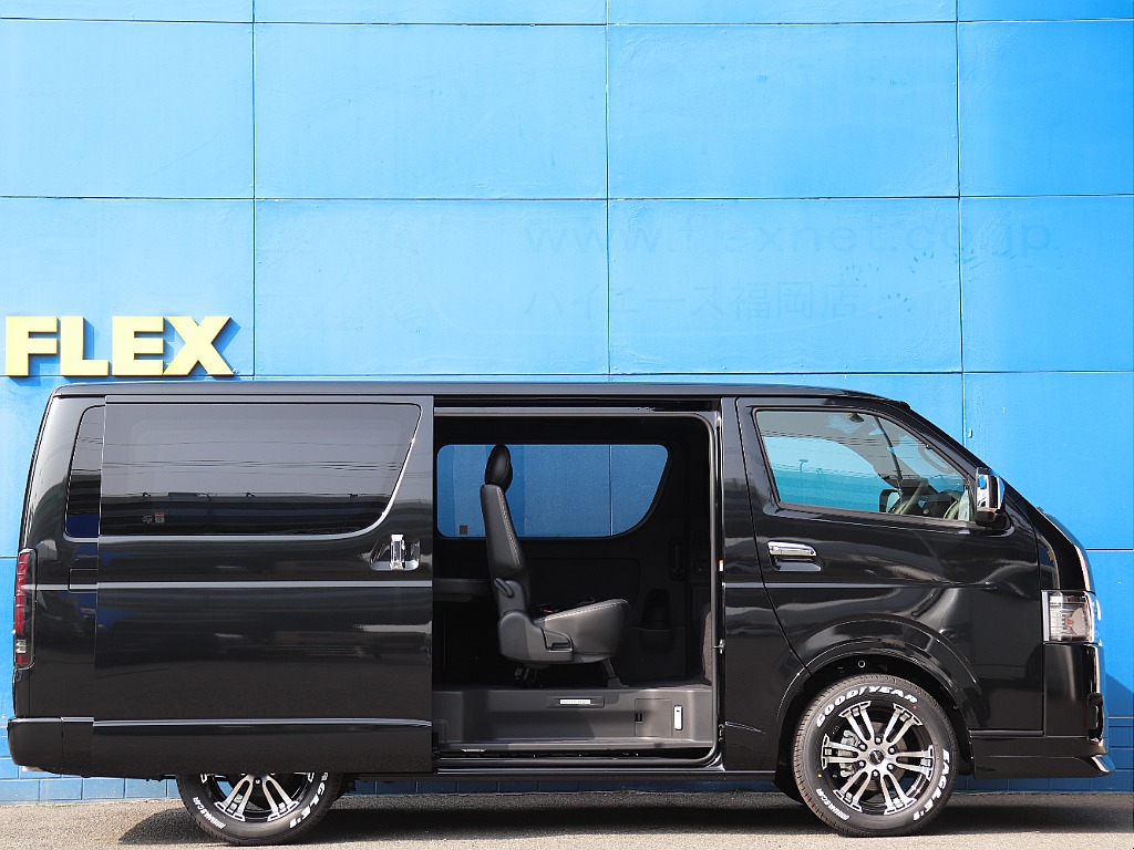 バンタイプのスライドドアで乗り降りも楽ちん！