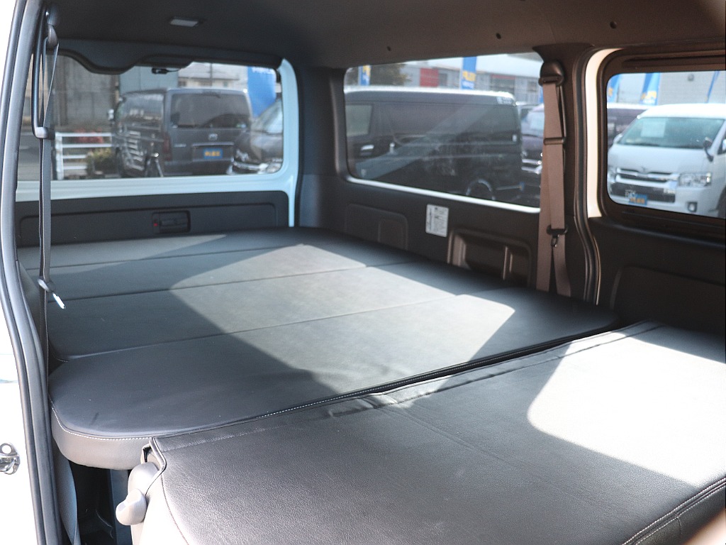 2列目シートを倒す事によってより広いスペースを確保できます！