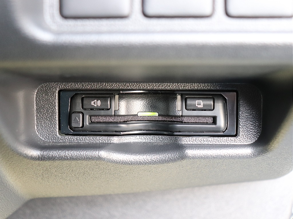 ハイウェイドライブの必需品ビルトインETC！セットアップ完了後お引渡しさせていただきます♪