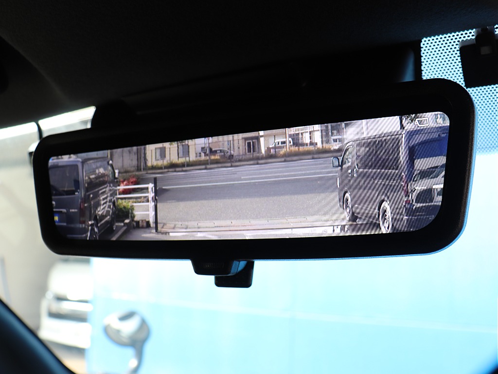 デジタルインナーミラーは、後部に荷物が載っていても後部を映し出してくれます♪