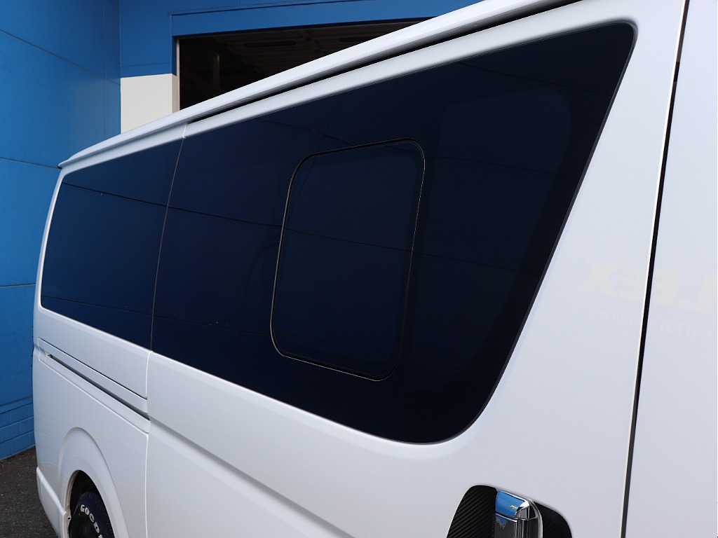 ハイエースの事なら専門店のフレックス福岡店へ！　現金を減らしにくいローン購入や、経費が使える法人様にぴったりのリースなどハイエースライフを始めるお手伝いをいたします！