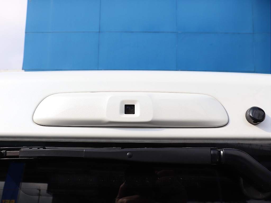 ハイエースの事なら専門店のフレックス福岡店へ！　現金を減らしにくいローン購入や、経費が使える法人様にぴったりのリースなどハイエースライフを始めるお手伝いをいたします！