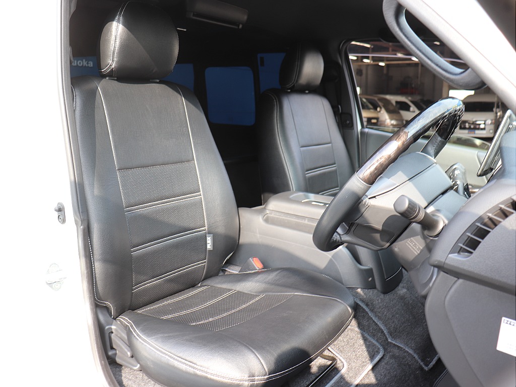 ハイエースの事なら専門店のフレックス福岡店へ！　現金を減らしにくいローン購入や、経費が使える法人様にぴったりのリースなどハイエースライフを始めるお手伝いをいたします！