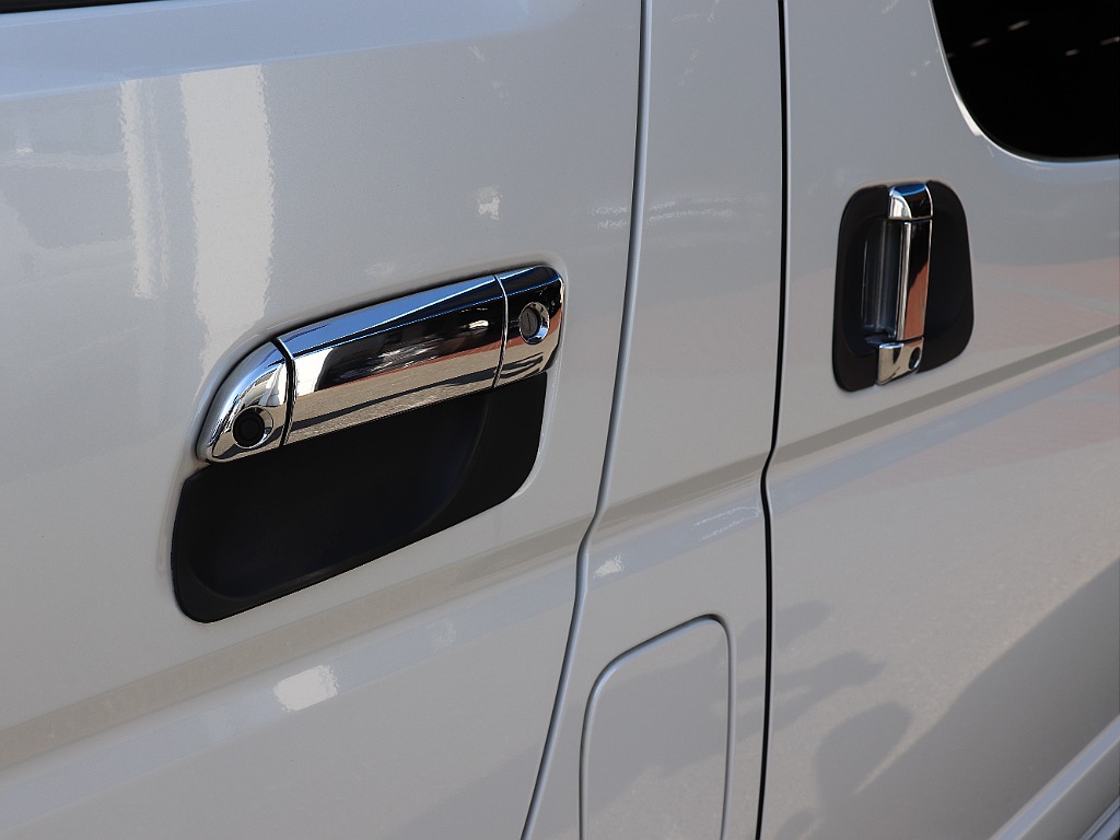 ハイエースの事なら専門店のフレックス福岡店へ！　現金を減らしにくいローン購入や、経費が使える法人様にぴったりのリースなどハイエースライフを始めるお手伝いをいたします！