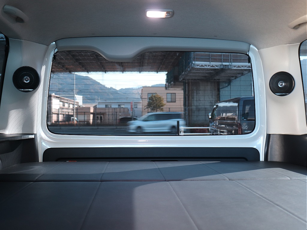 ハイエースの事なら専門店のフレックス福岡店へ！　現金を減らしにくいローン購入や、経費が使える法人様にぴったりのリースなどハイエースライフを始めるお手伝いをいたします！