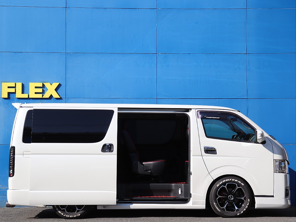 ハイエースの事なら専門店のフレックス福岡店へ！　現金を減らしにくいローン購入や、経費が使える法人様にぴったりのリースなどハイエースライフを始めるお手伝いをいたします！