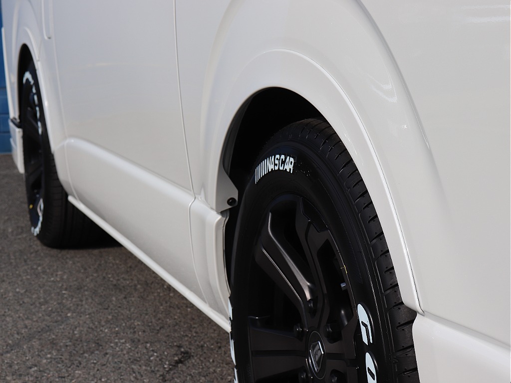 ハイエースの事なら専門店のフレックス福岡店へ！　現金を減らしにくいローン購入や、経費が使える法人様にぴったりのリースなどハイエースライフを始めるお手伝いをいたします！