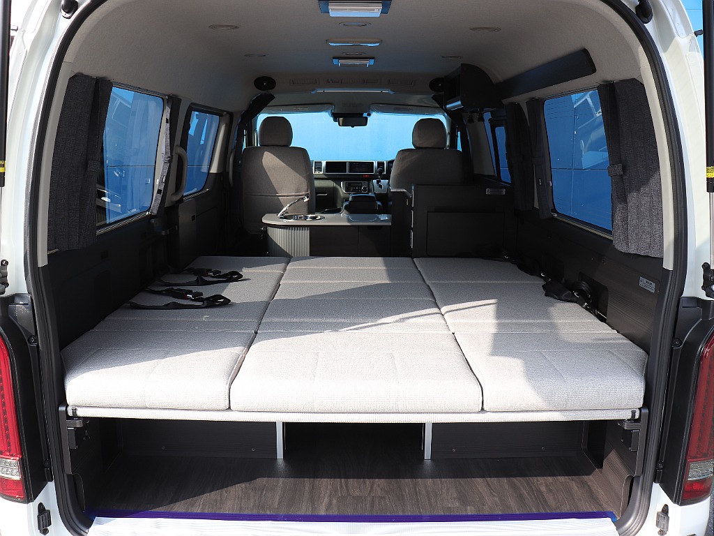 ハイエースの事なら専門店のフレックス福岡店へ！　現金を減らしにくいローン購入や、経費が使える法人様にぴったりのリースなどハイエースライフを始めるお手伝いをいたします！