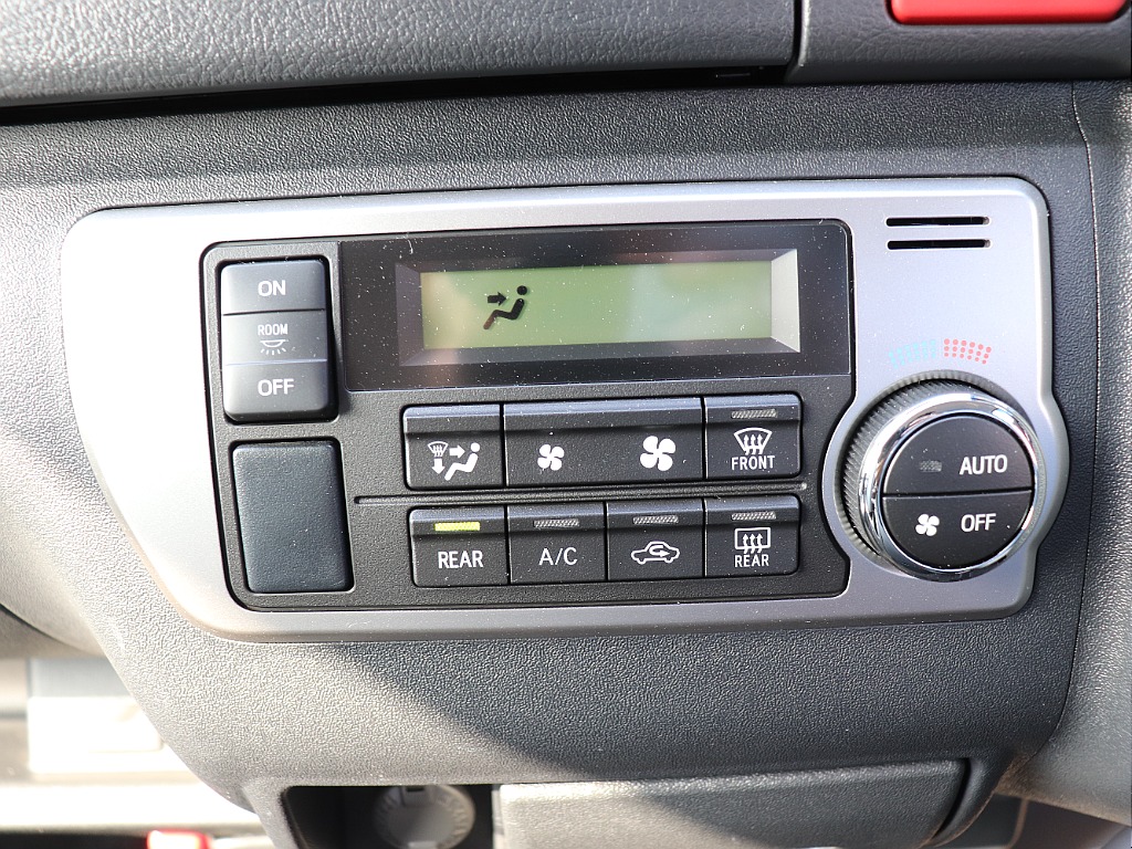 運転席側エアコン操作部