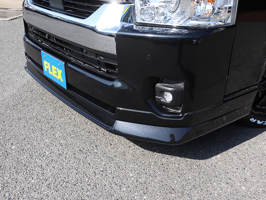 リップスポイラーを装着し、迫力あるフロントフェイスを演出！