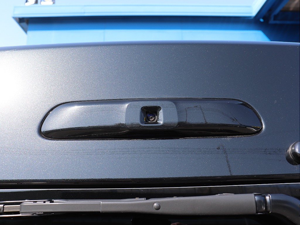 ハイエースの事なら専門店のフレックス福岡店へ！　現金を減らしにくいローン購入や、経費が使える法人様にぴったりのリースなどハイエースライフを始めるお手伝いをいたします！