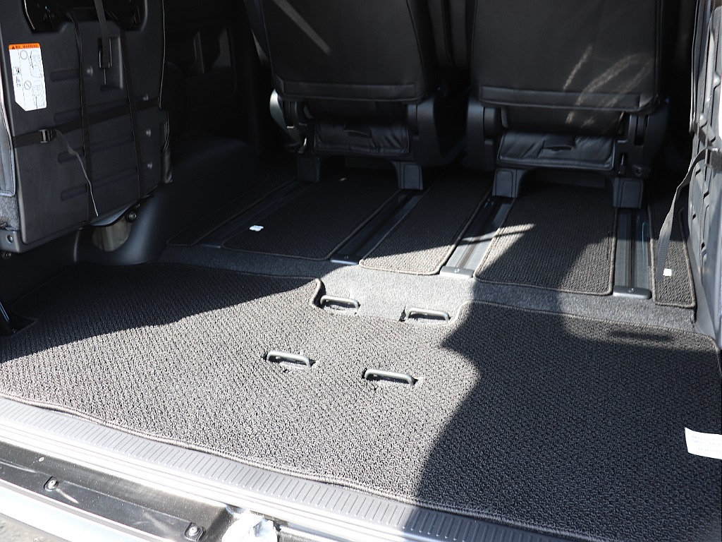 ハイエースの事なら専門店のフレックス福岡店へ！　現金を減らしにくいローン購入や、経費が使える法人様にぴったりのリースなどハイエースライフを始めるお手伝いをいたします！