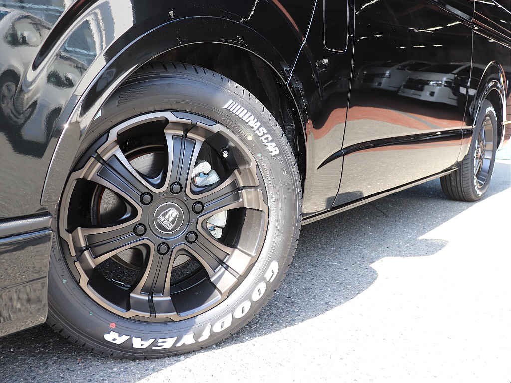 ワイルドディープス17インチアルミホイール×ナスカーホワイトレタータイヤをインストール！