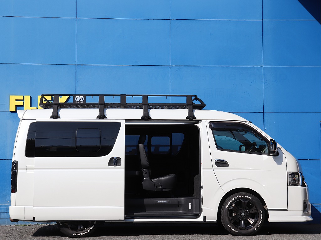 1.5インチローダウン施工済みなので日々の乗り降りをスムーズにしてくれます♪