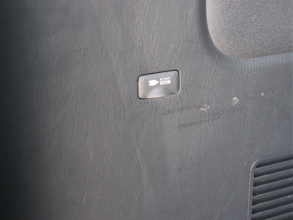 ハイエースの事なら専門店のフレックス福岡店へ！　現金を減らしにくいローン購入や、経費が使える法人様にぴったりのリースなどハイエースライフを始めるお手伝いをいたします！