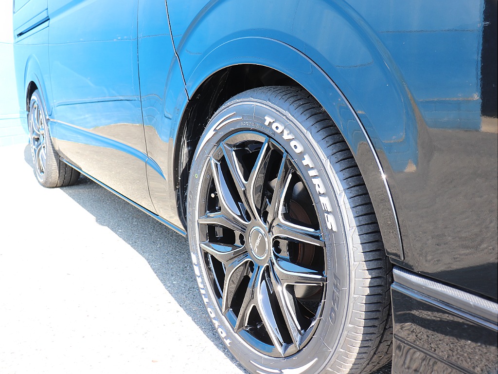 ハイエースの事なら専門店のフレックス福岡店へ！　現金を減らしにくいローン購入や、経費が使える法人様にぴったりのリースなどハイエースライフを始めるお手伝いをいたします！