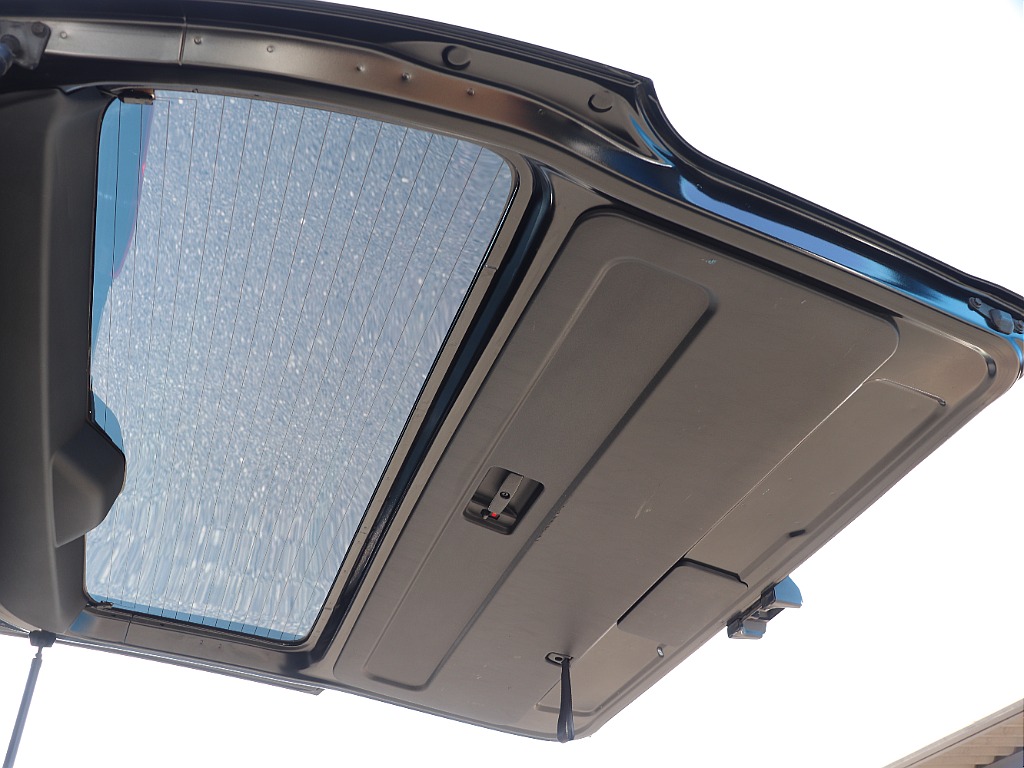 ハイエースの事なら専門店のフレックス福岡店へ！　現金を減らしにくいローン購入や、経費が使える法人様にぴったりのリースなどハイエースライフを始めるお手伝いをいたします！