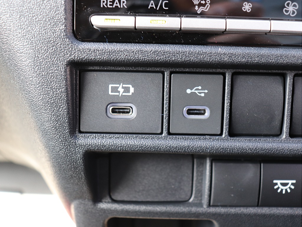 充電用USB端子(typeC)