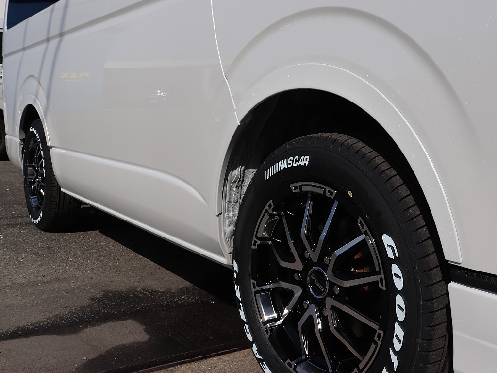 ハイエースの事なら専門店のフレックス福岡店へ！　現金を減らしにくいローン購入や、経費が使える法人様にぴったりのリースなどハイエースライフを始めるお手伝いをいたします！