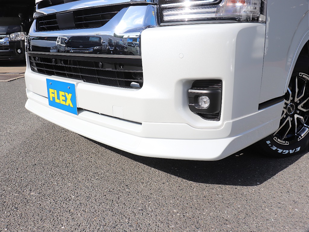 リップ装着で、フェイス周りをスタイリッシュに