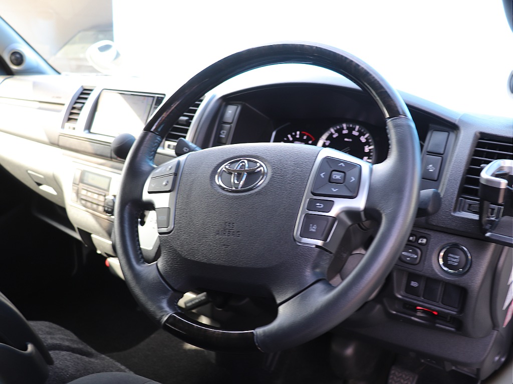 トヨタ ハイエースバン(30枚目)