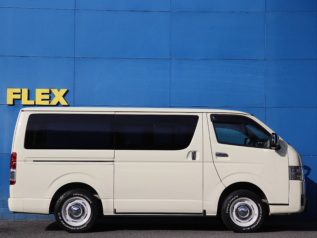 トヨタ ハイエースバン(6枚目)