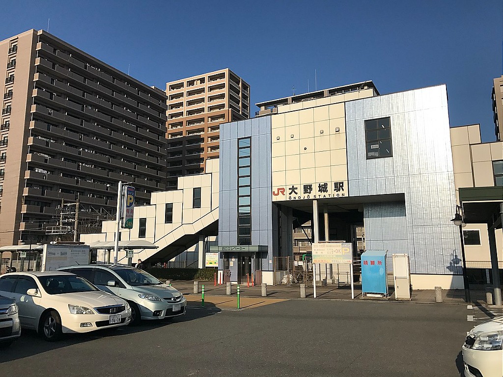 ハイエースの事なら専門店のフレックス福岡店へ！　現金を減らしにくいローン購入や、経費が使える法人様に