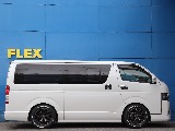 2インチのローダウン施工済みで日々の乗り降りや荷物の積み下ろしがスムーズ！