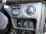 プッシュスタートスマートエントリー！自動ドアの開閉操作は運転席からも可能です◎