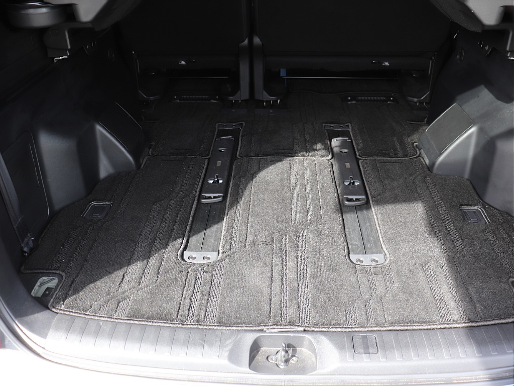 ハイエースの事なら専門店のフレックス福岡店へ！　現金を減らしにくいローン購入や、経費が使える法人様にぴったりのリースなどハイエースライフを始めるお手伝いをいたします！