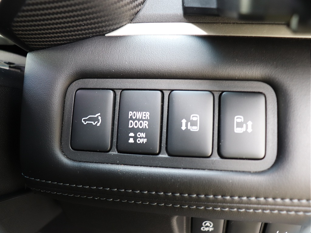 ハイエースの事なら専門店のフレックス福岡店へ！　現金を減らしにくいローン購入や、経費が使える法人様にぴったりのリースなどハイエースライフを始めるお手伝いをいたします！