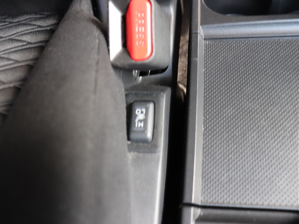 ハイエースの事なら専門店のフレックス福岡店へ！　現金を減らしにくいローン購入や、経費が使える法人様にぴったりのリースなどハイエースライフを始めるお手伝いをいたします！