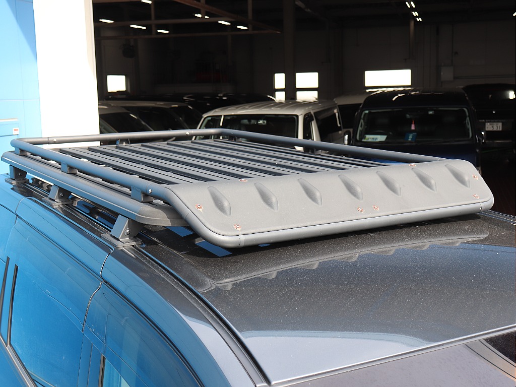 ルーフラック（キャリア）などのオフロード仕様のパーツが追加されています！